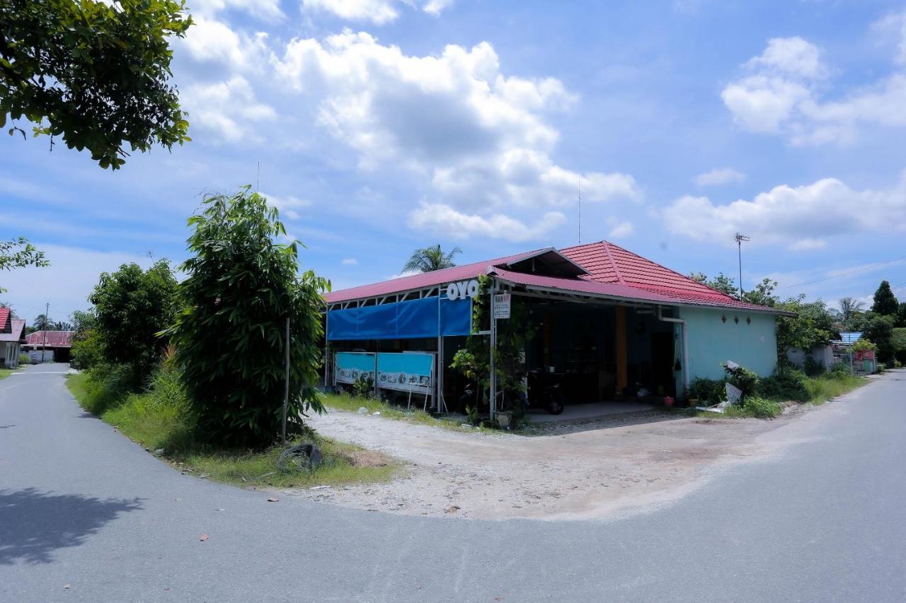 Oyo 2692 Penginapan Mba Ros Banjarbaru Exterior photo